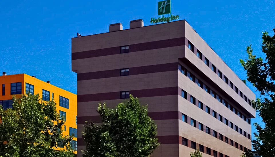 هتل هالیدی این تفلیس